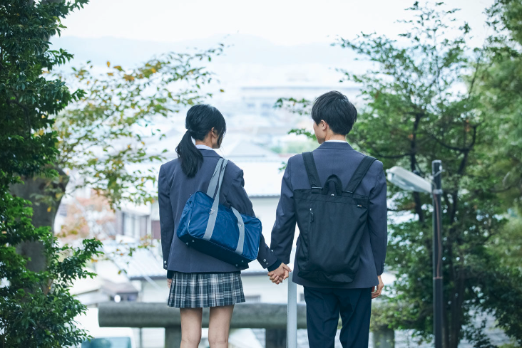 “思春期前の子”と“真っ只中の子”へ、親は性についてどう伝える？ 産婦人科医サッコ先生インタビュー#1