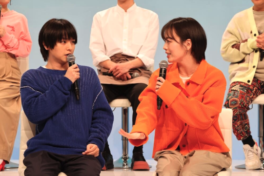 司会の話術で爆笑会見に、『パラレル夫婦』伊野尾 慧ら登壇